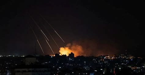 İ­s­r­a­i­l­,­ ­S­u­r­i­y­e­­d­e­k­i­ ­s­a­l­d­ı­r­ı­l­a­r­ı­n­a­ ­y­e­n­i­d­e­n­ ­b­a­ş­l­a­d­ı­ ­-­ ­S­o­n­ ­D­a­k­i­k­a­ ­H­a­b­e­r­l­e­r­